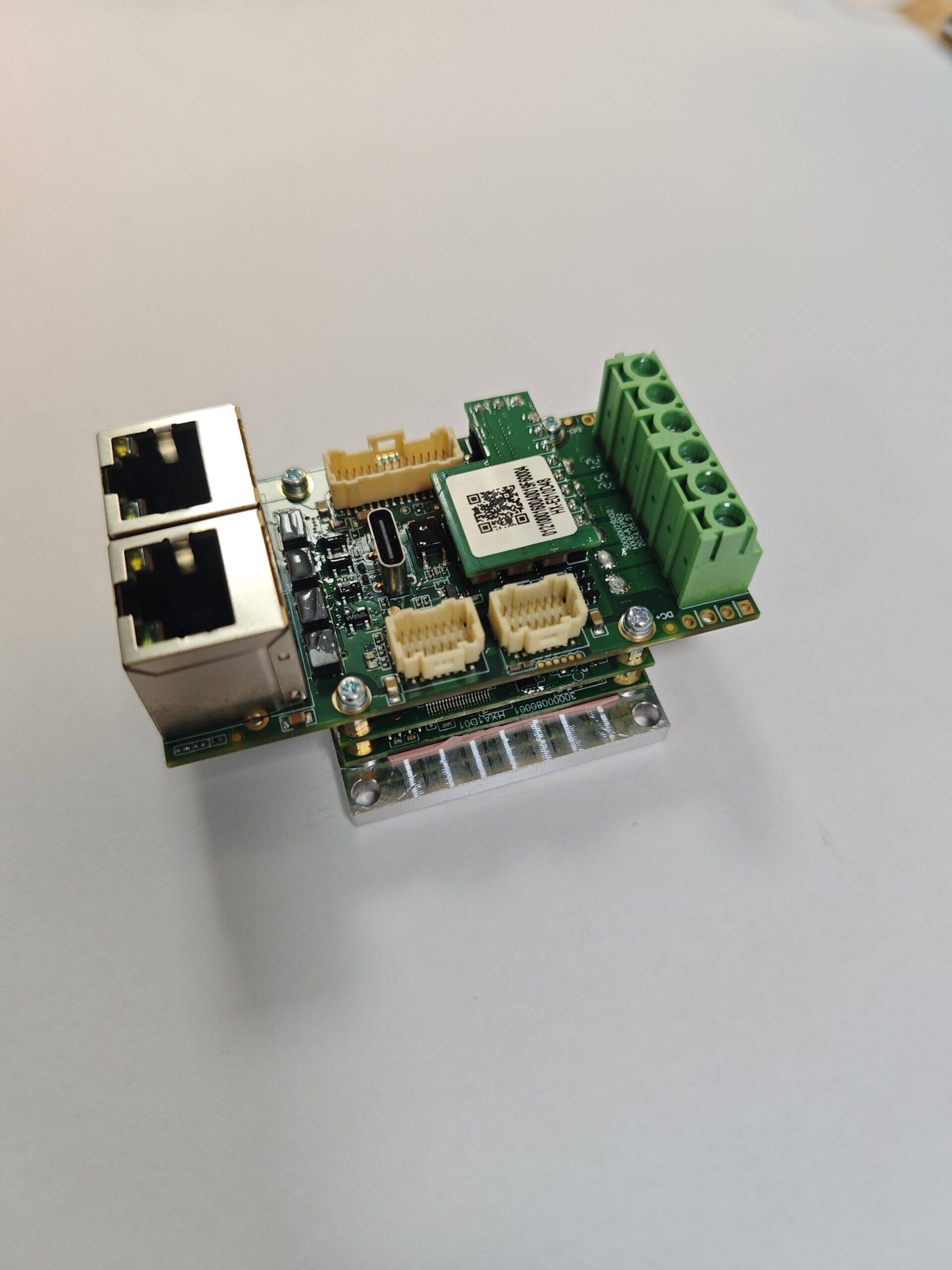 HX Micro Low-Voltage Servo System